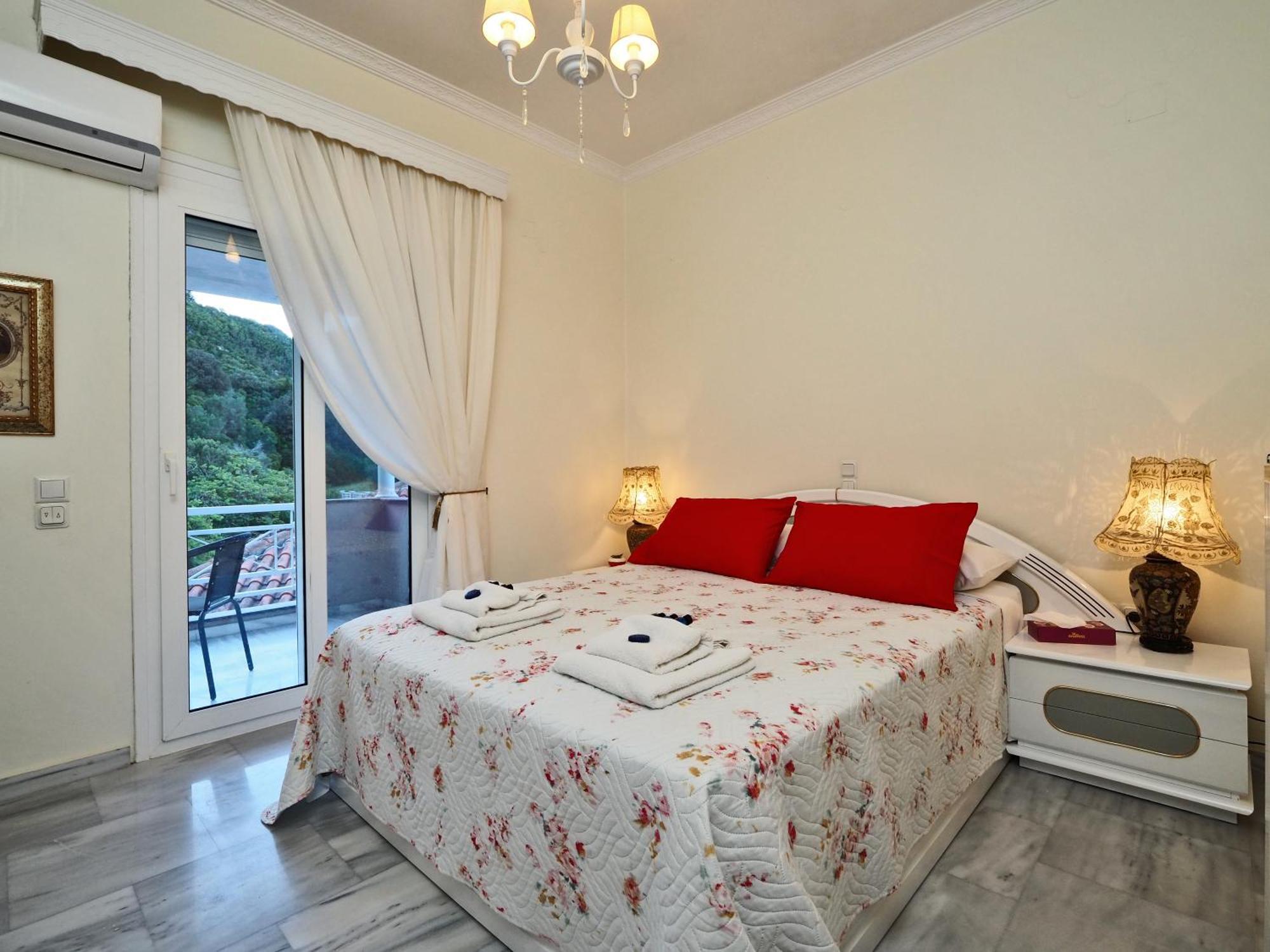 Villa Euphoria Apts Afión מראה חיצוני תמונה